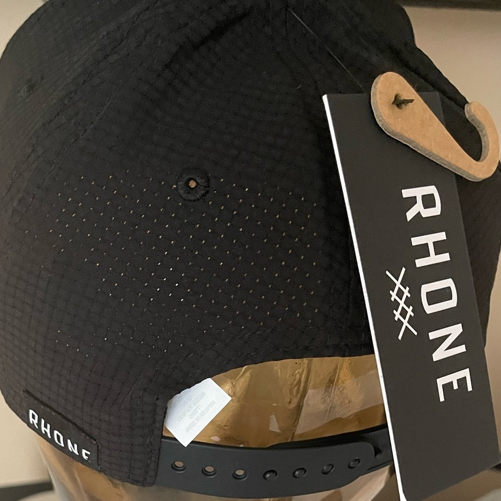 *NWT* Rhone XXX Change Up Cap Adult Black Adjustable Strapback Performance Hat - Picture 2 of 7